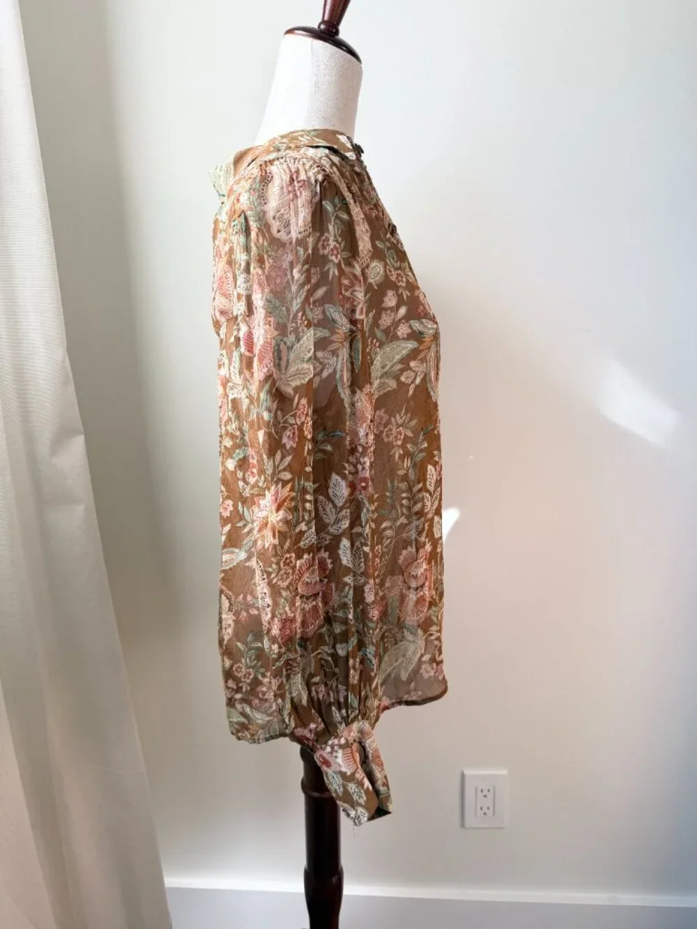 Sézane Tiana Silk Blouse Flower Camel Floral Print Size 34 Boho Parisian Top - Picture 5 of 6